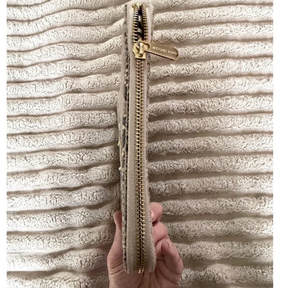 Michael Kors Snakeskin Embossed Zip‎ Around Tablet Case Grey Cream Gold Logo